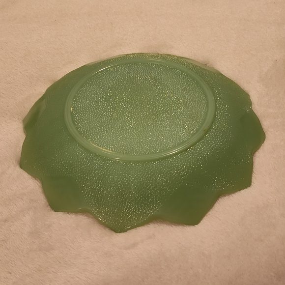 Fire King Jadeite Green Lotus Plate - Picture 6 of 10